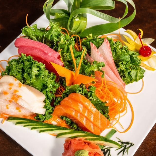 Sashimi Deluxe.